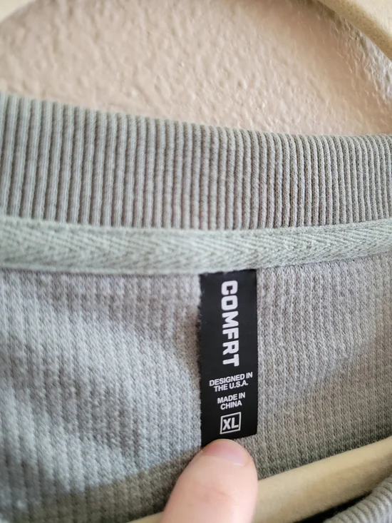 Men's Crewneck Sweater in Pale Blue-Grey - Picture 3 of 6